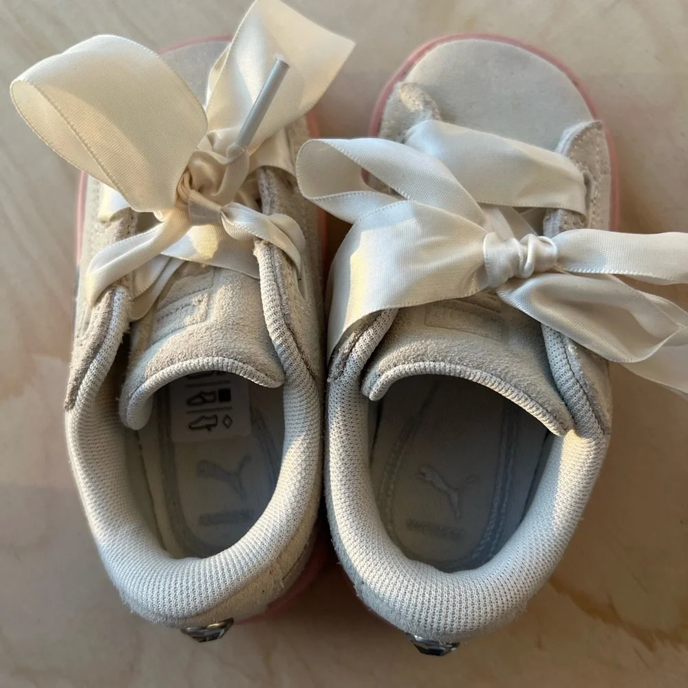 Puma Kids White and Pink Sneakers with Bows - Picture 6 of 7